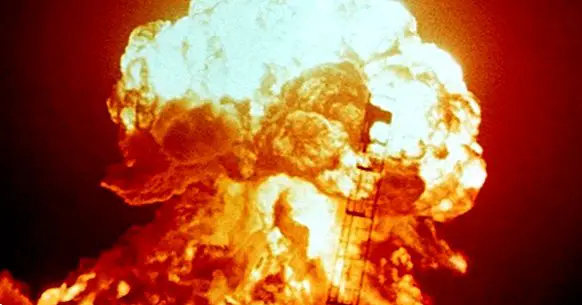 Атомософобия (страх от ядрена експлозия): симптоми, причини, лечение