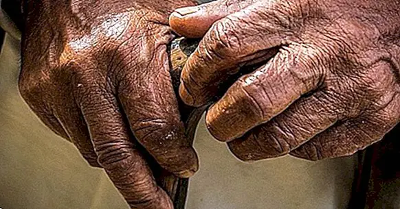 Parkinsoni tõbi: põhjused, sümptomid, ravi ja ennetamine