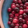 14 свойства и ползи от червена боровинка - хранене
